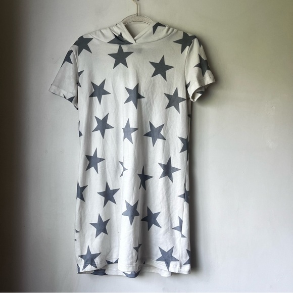 Matrushka Construction White & Gray Star Hooded Short Sleeve Coverup Dress M - Picture 1 of 3